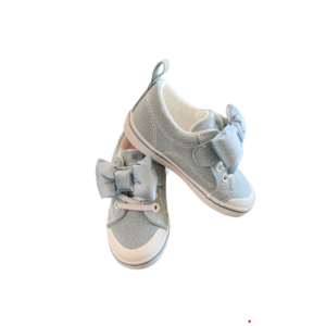 Tenis de  mezclilla con moño