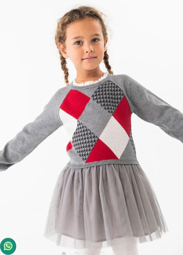 Vestido con rombos y tul